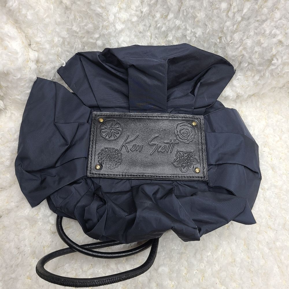 Ken Scott Nylon Ruffle Shoulder Bag‎